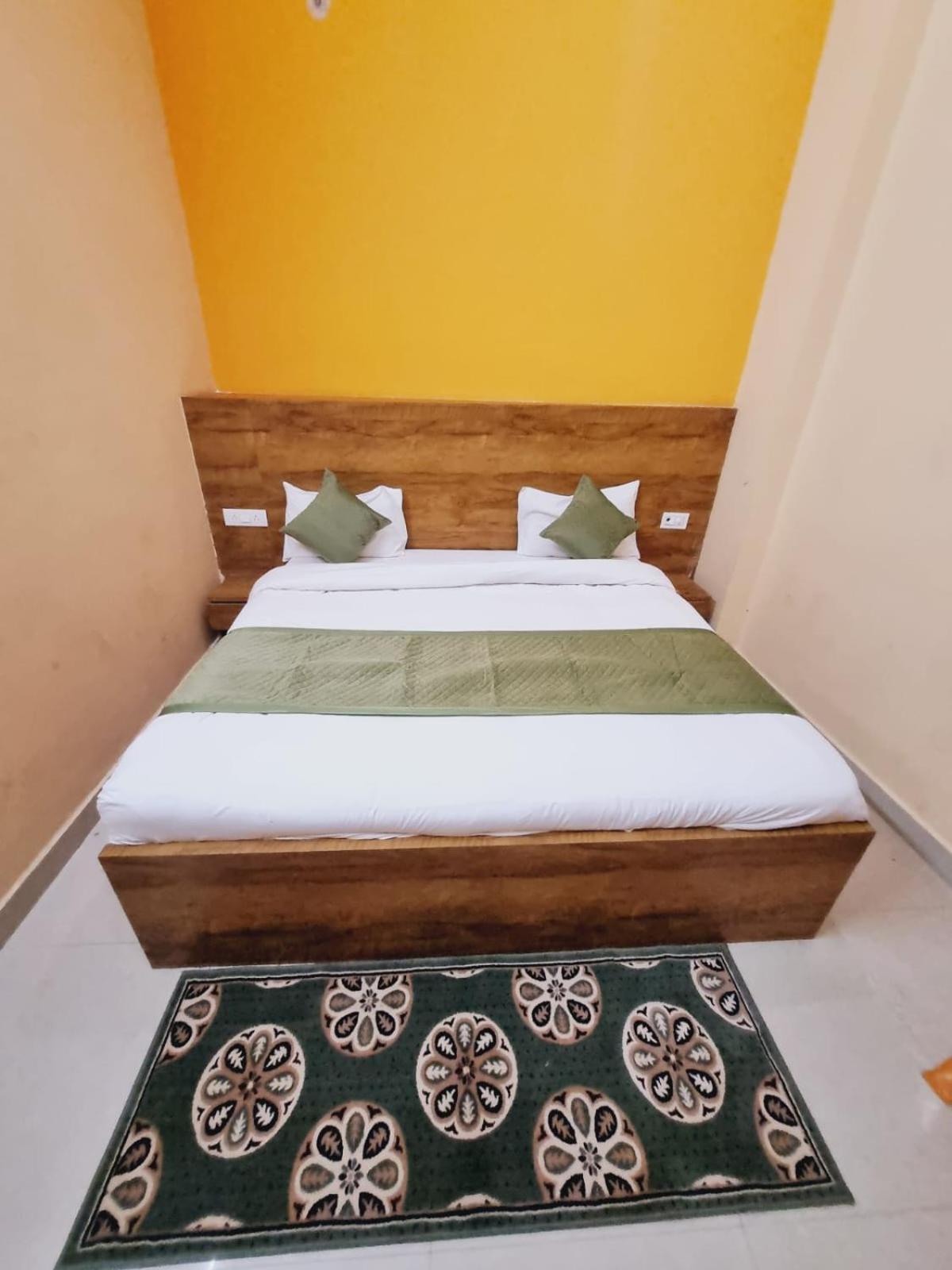 My Urban V1 Guest house Vrindavan